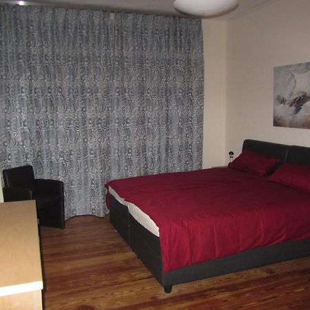 Exklusive Gaestezimmer Landau Ландау  Экстерьер фото
