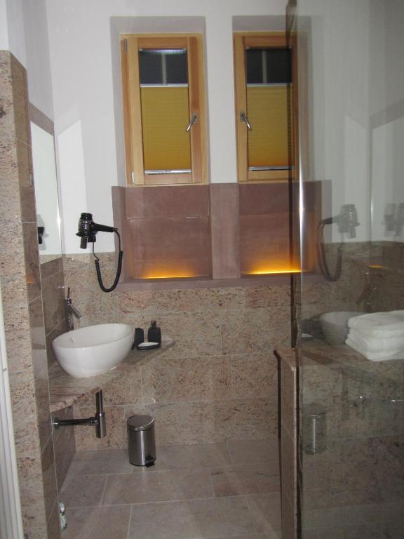 Exklusive Gaestezimmer Landau Ландау  Номер фото