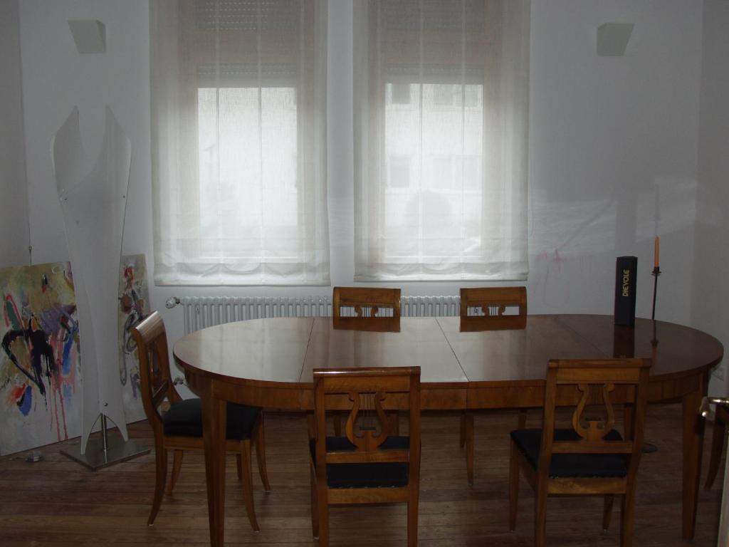 Exklusive Gaestezimmer Landau Ландау  Экстерьер фото